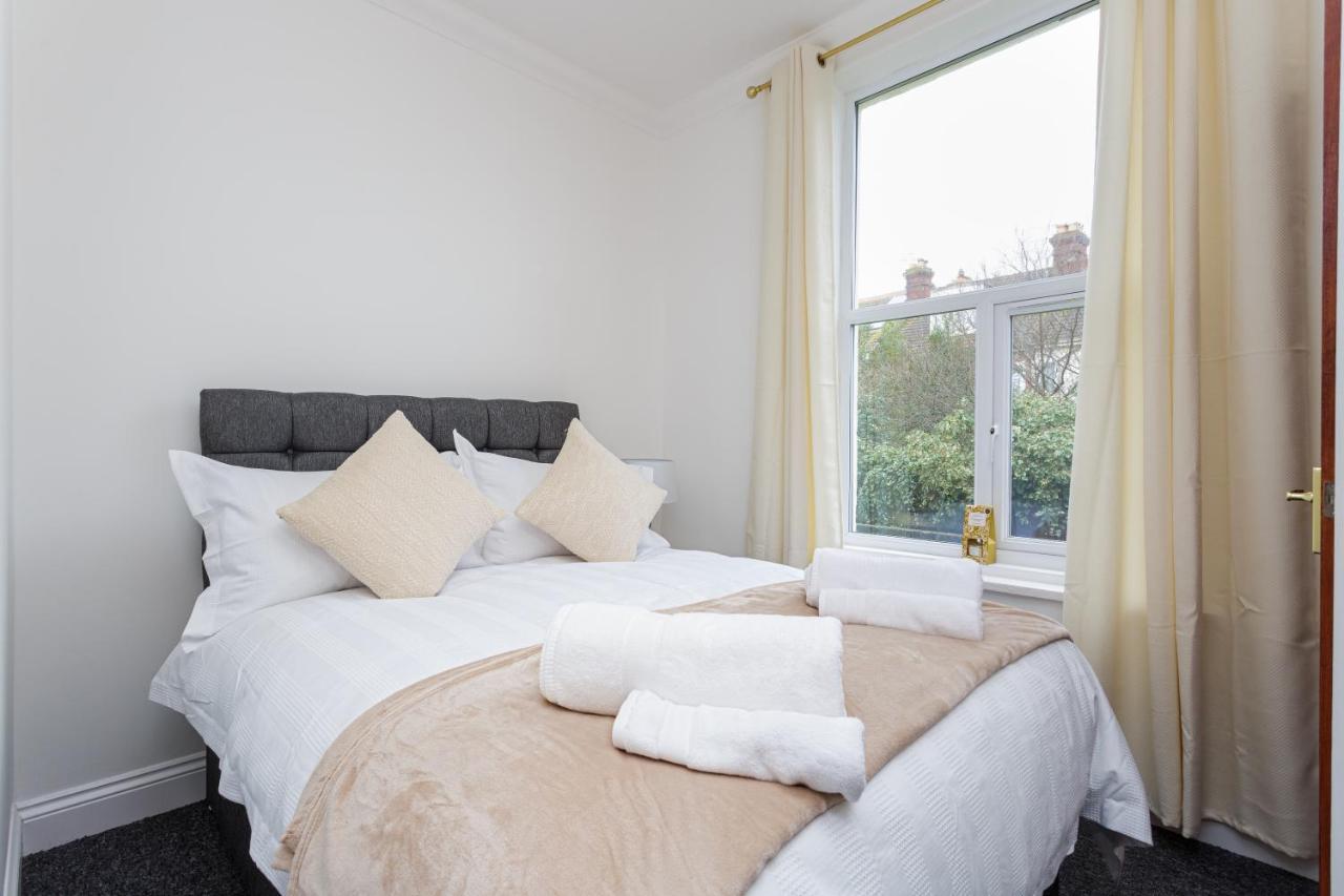 Luxury Granada Apartments - 1 & 2 Bed Flats W Free Parking Perfect For Contractors, Students Near The Beach Портцмаус Номер фото