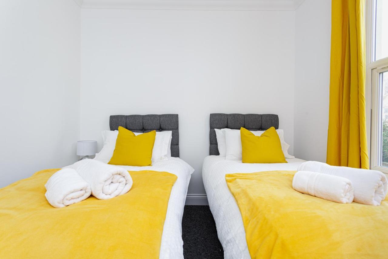 Luxury Granada Apartments - 1 & 2 Bed Flats W Free Parking Perfect For Contractors, Students Near The Beach Портцмаус Номер фото