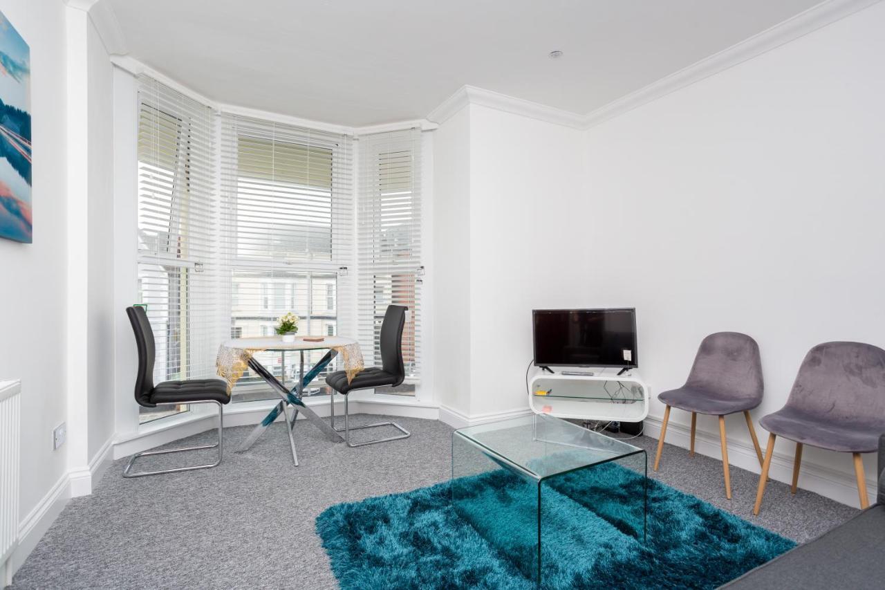 Luxury Granada Apartments - 1 & 2 Bed Flats W Free Parking Perfect For Contractors, Students Near The Beach Портцмаус Номер фото
