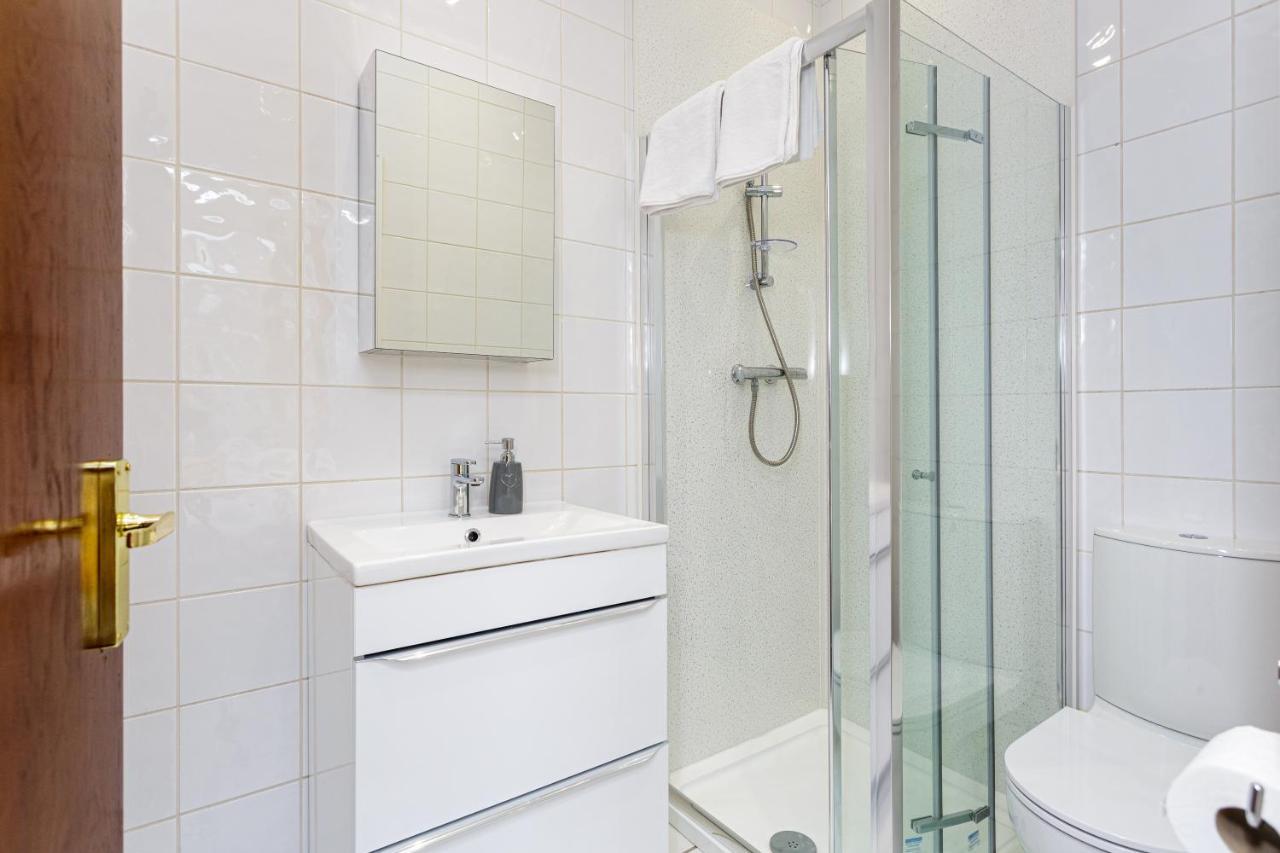 Luxury Granada Apartments - 1 & 2 Bed Flats W Free Parking Perfect For Contractors, Students Near The Beach Портцмаус Номер фото