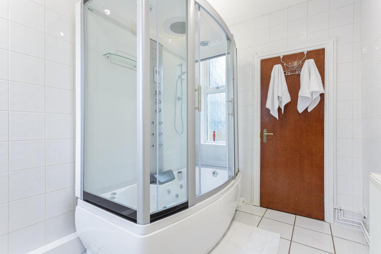 Luxury Granada Apartments - 1 & 2 Bed Flats W Free Parking Perfect For Contractors, Students Near The Beach Портцмаус Номер фото